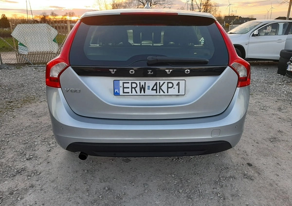 Volvo V60 cena 26900 przebieg: 217730, rok produkcji 2011 z Opatów małe 277